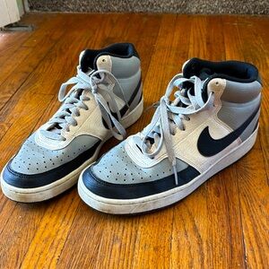 Nike Court Vision Mid Next Nature
Men's Shoes
Size 7.5
